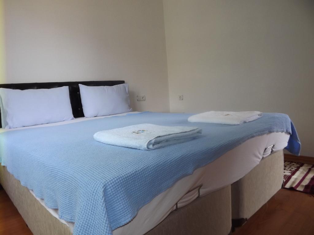George House Panzió Faralya Kültér fotó