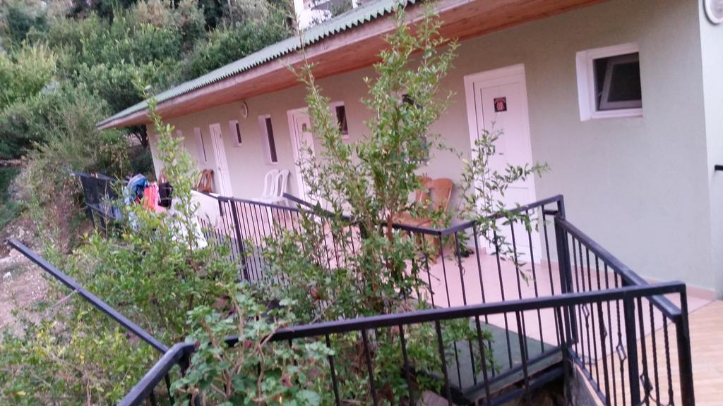 George House Panzió Faralya Kültér fotó
