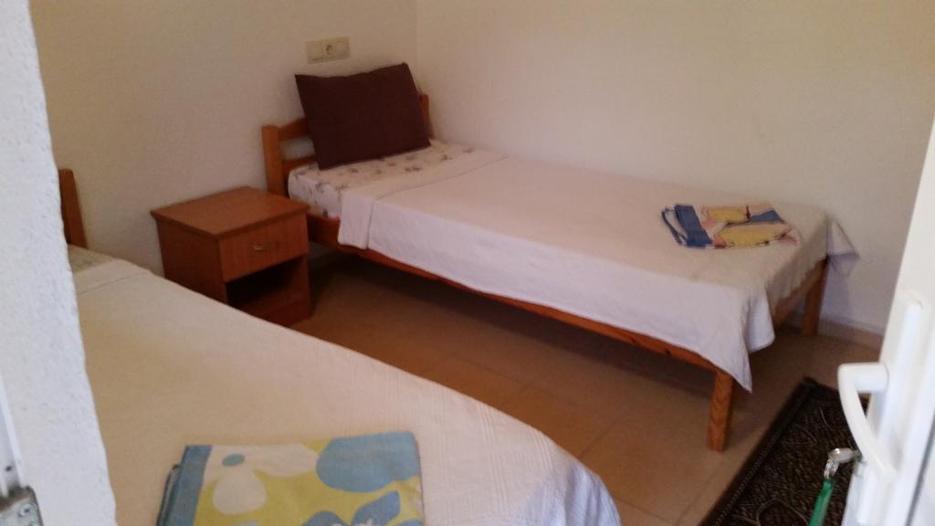 George House Panzió Faralya Kültér fotó