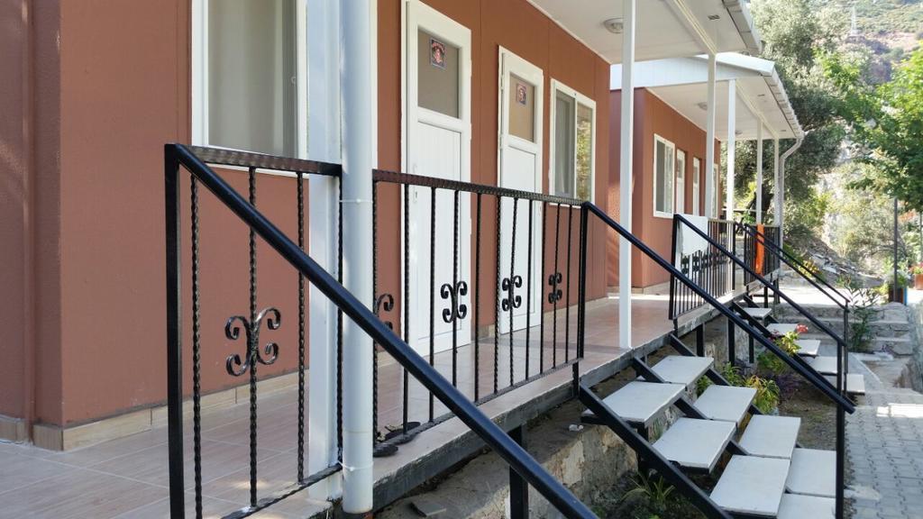 George House Panzió Faralya Kültér fotó
